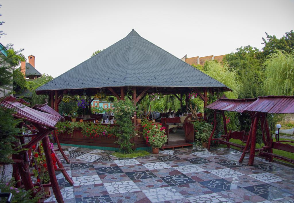 באיה מארה Hotel Carpati מראה חיצוני תמונה