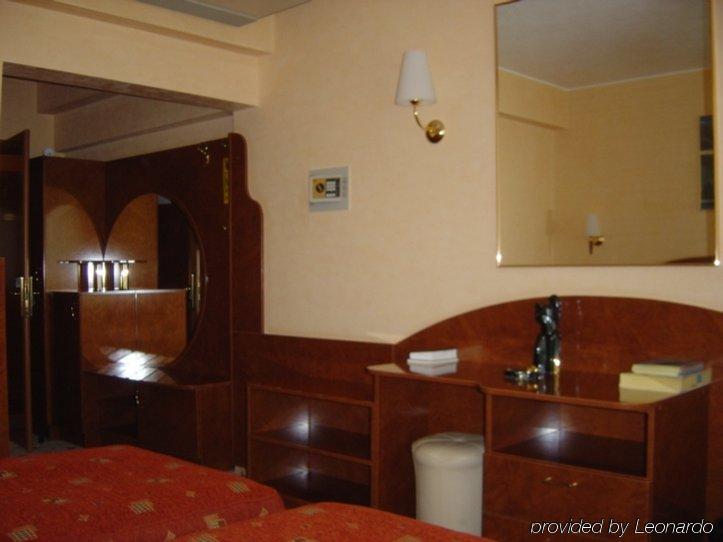 באיה מארה Hotel Carpati חדר תמונה