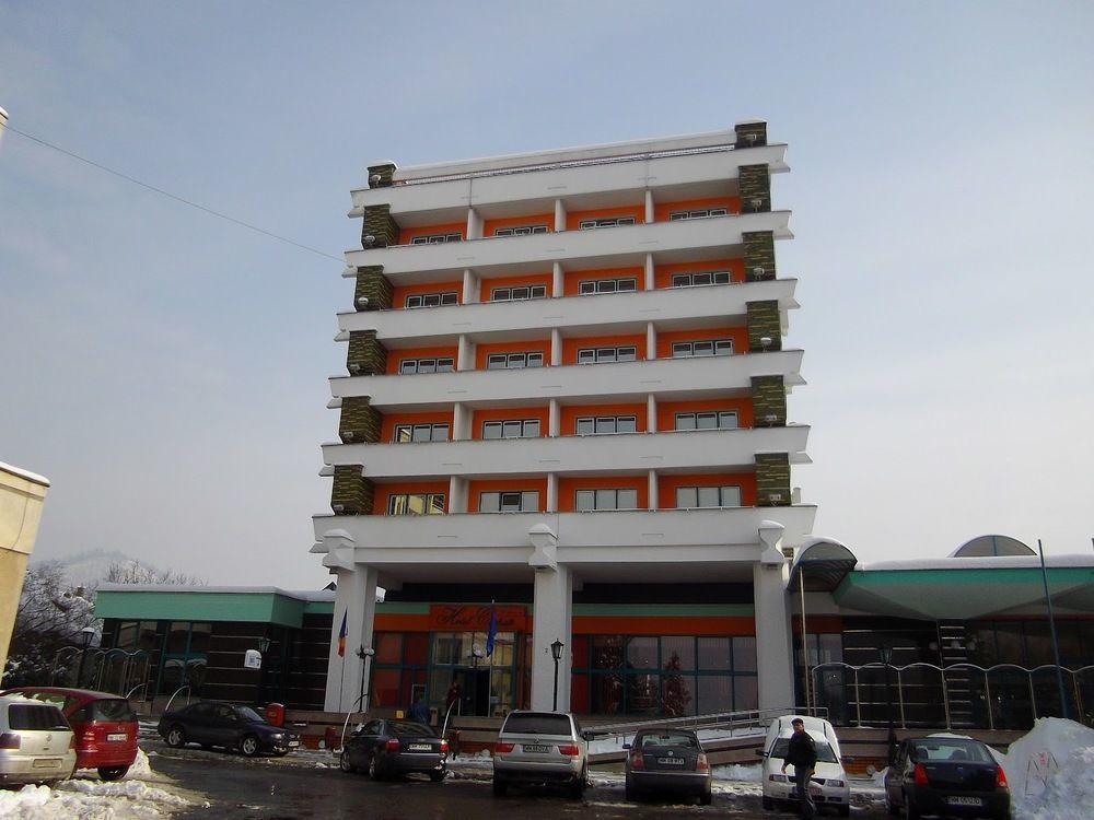 באיה מארה Hotel Carpati מראה חיצוני תמונה
