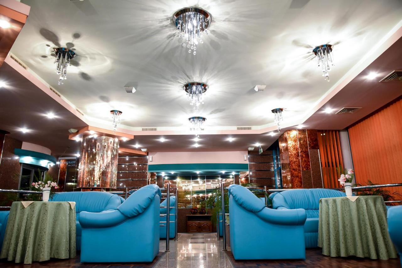 באיה מארה Hotel Carpati מראה חיצוני תמונה